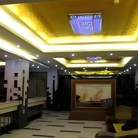 Airport Liwan Hotel Гуанджоу Екстериор снимка