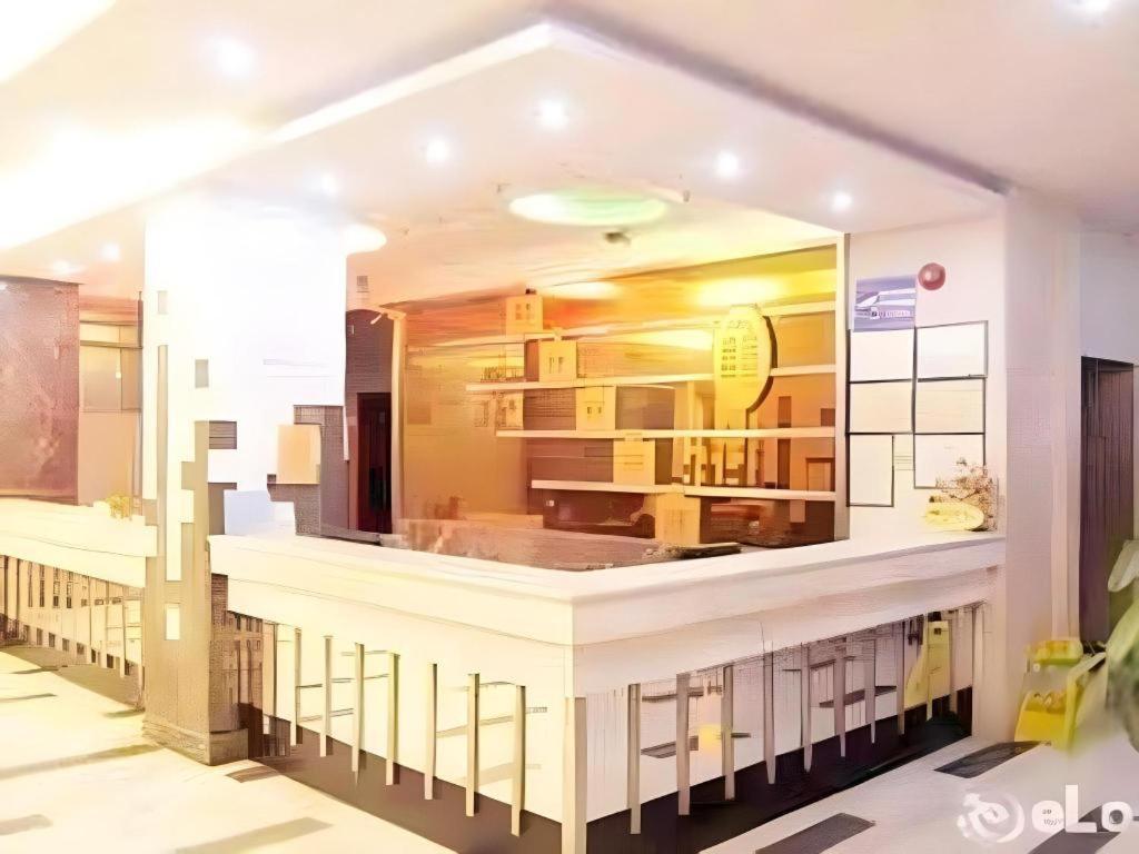 Airport Liwan Hotel Гуанджоу Екстериор снимка