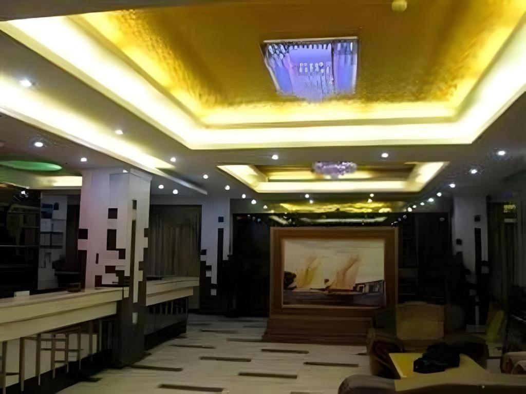 Airport Liwan Hotel Гуанджоу Екстериор снимка