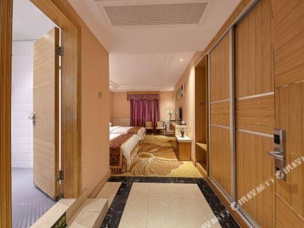 Airport Liwan Hotel Гуанджоу Екстериор снимка
