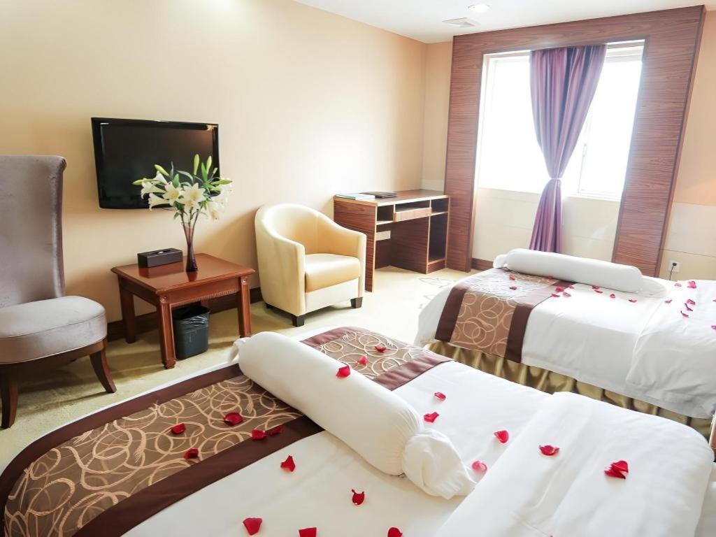 Airport Liwan Hotel Гуанджоу Екстериор снимка
