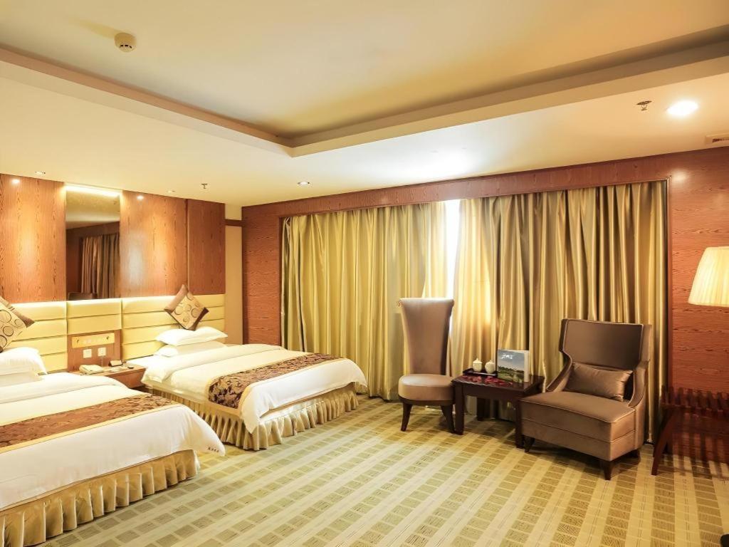 Airport Liwan Hotel Гуанджоу Екстериор снимка