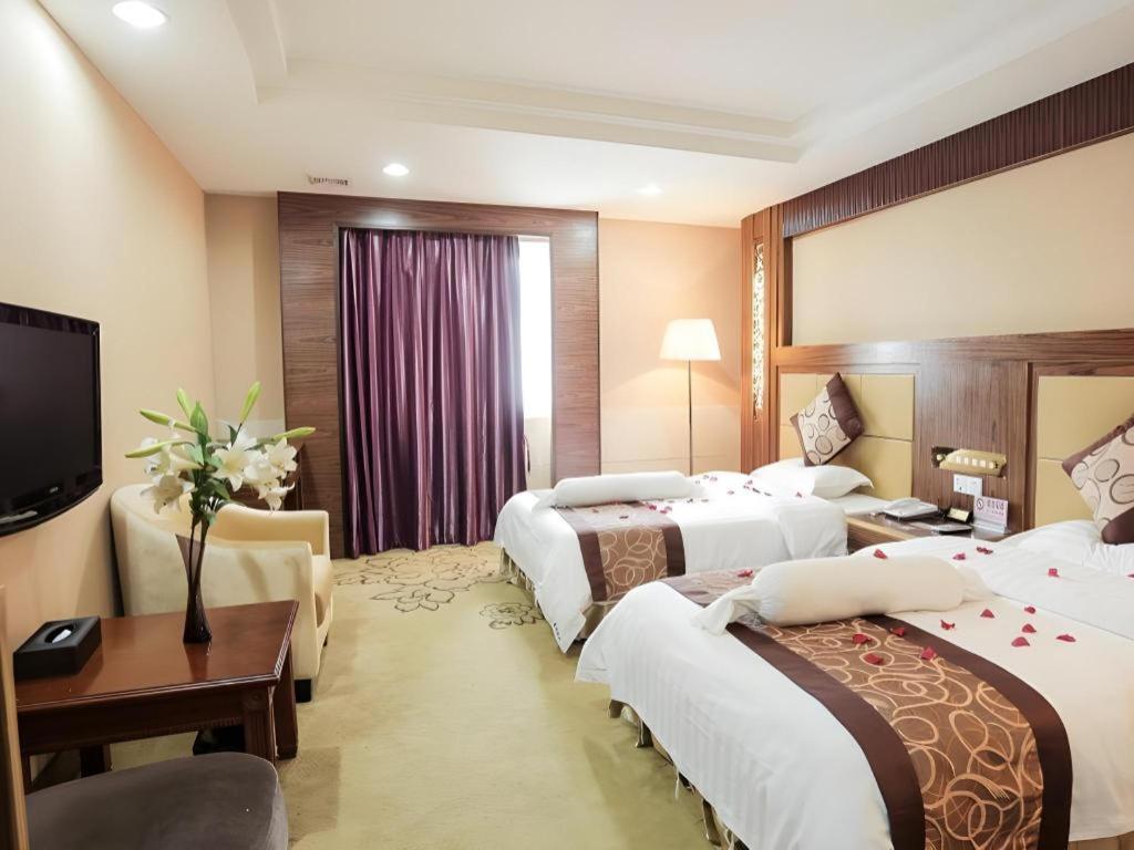 Airport Liwan Hotel Гуанджоу Екстериор снимка
