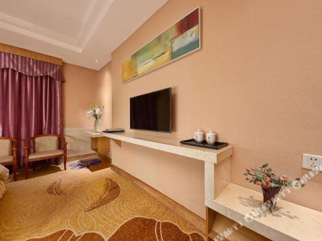 Airport Liwan Hotel Гуанджоу Екстериор снимка