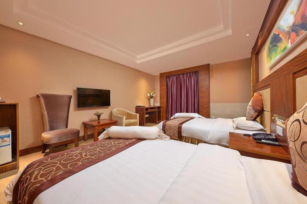 Airport Liwan Hotel Гуанджоу Екстериор снимка