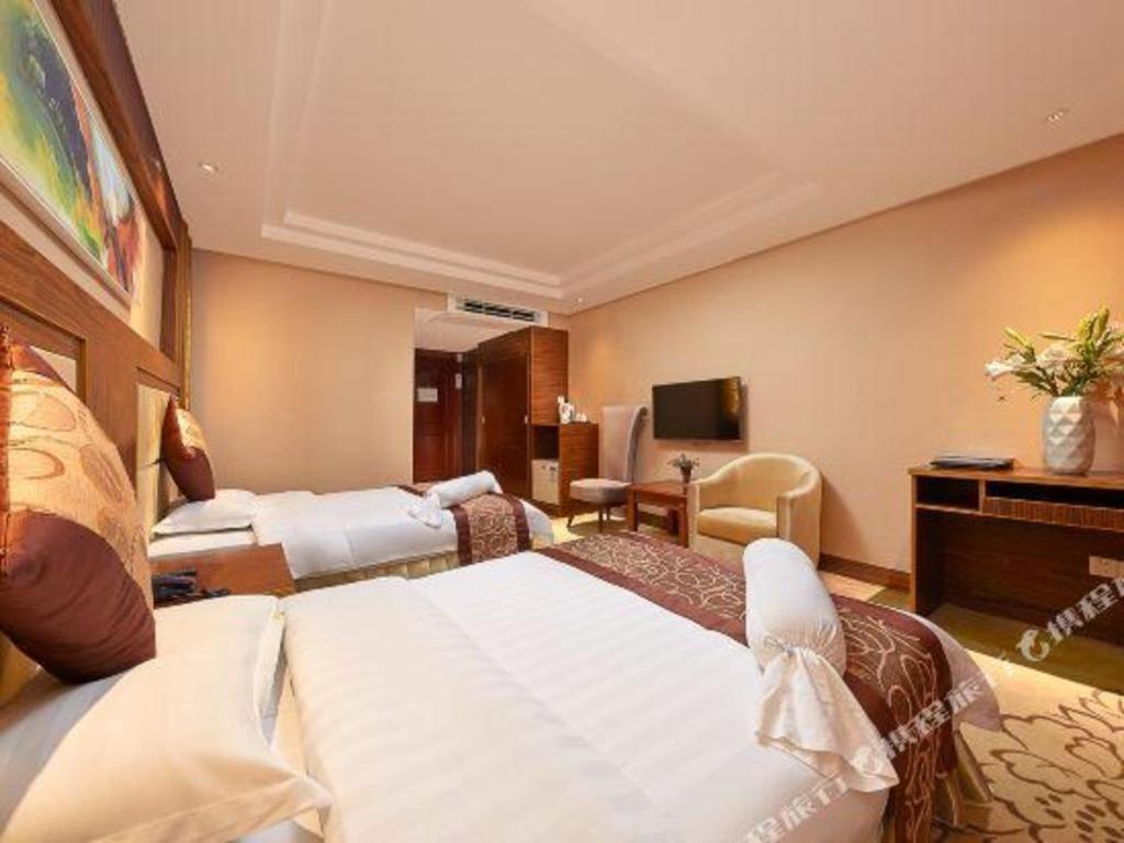 Airport Liwan Hotel Гуанджоу Екстериор снимка