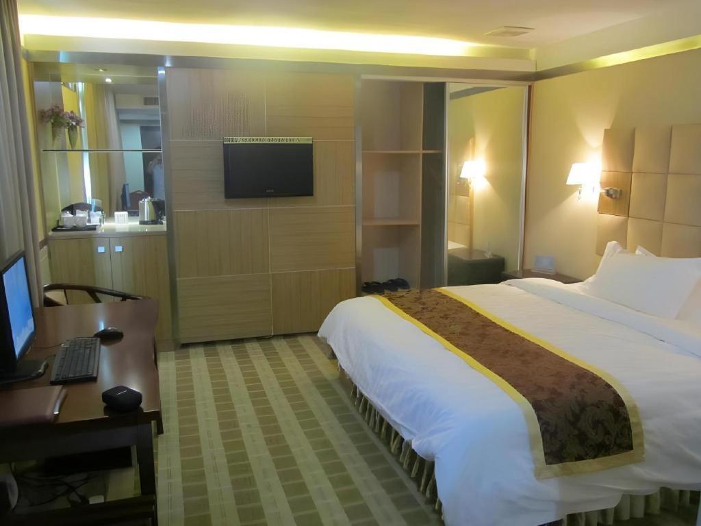 Airport Liwan Hotel Гуанджоу Екстериор снимка