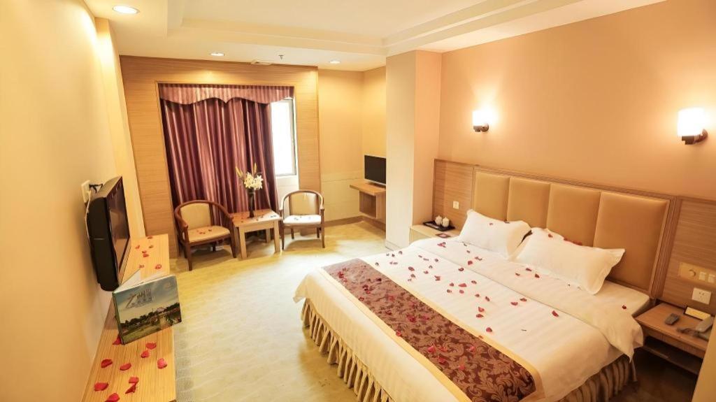 Airport Liwan Hotel Гуанджоу Екстериор снимка