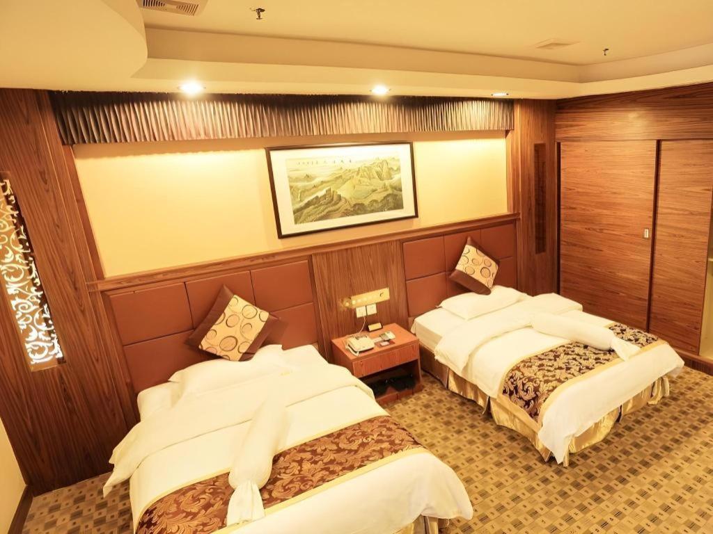 Airport Liwan Hotel Гуанджоу Екстериор снимка