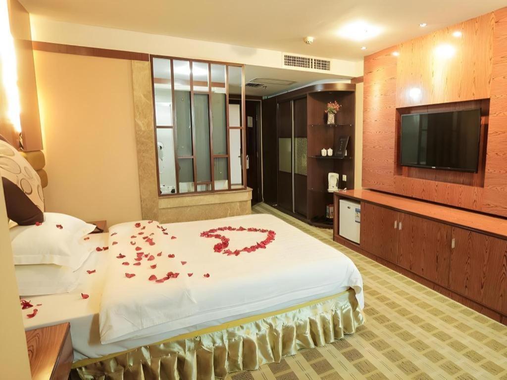 Airport Liwan Hotel Гуанджоу Екстериор снимка