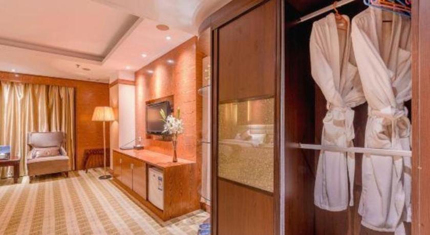 Airport Liwan Hotel Гуанджоу Екстериор снимка