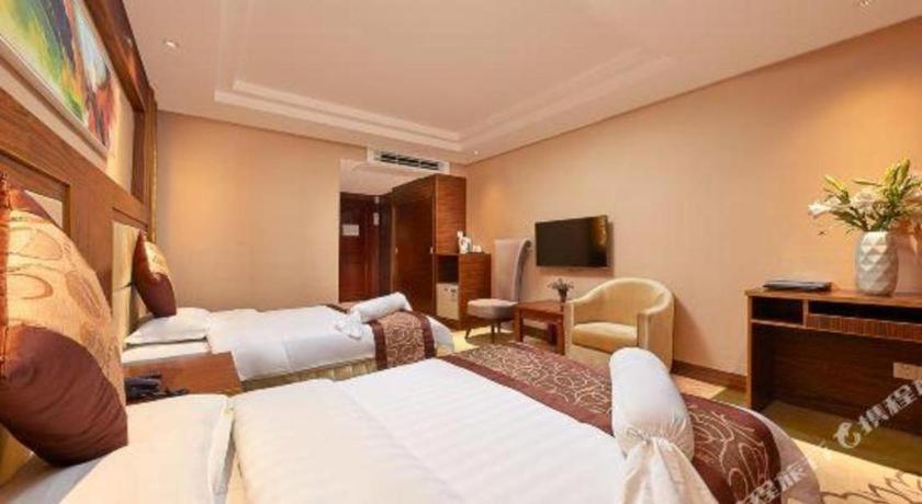 Airport Liwan Hotel Гуанджоу Екстериор снимка