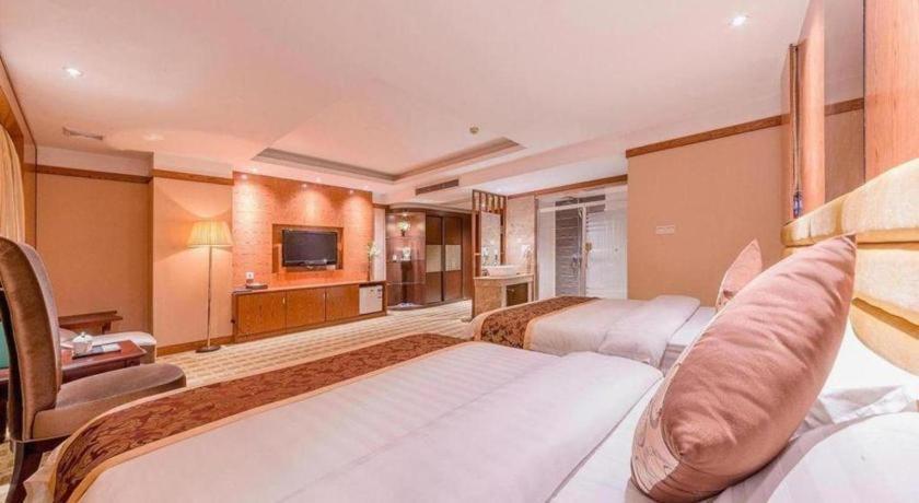 Airport Liwan Hotel Гуанджоу Екстериор снимка