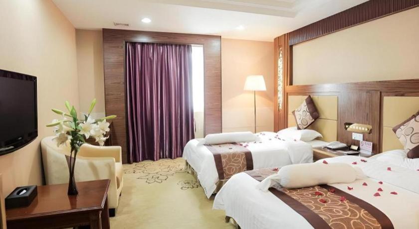 Airport Liwan Hotel Гуанджоу Екстериор снимка